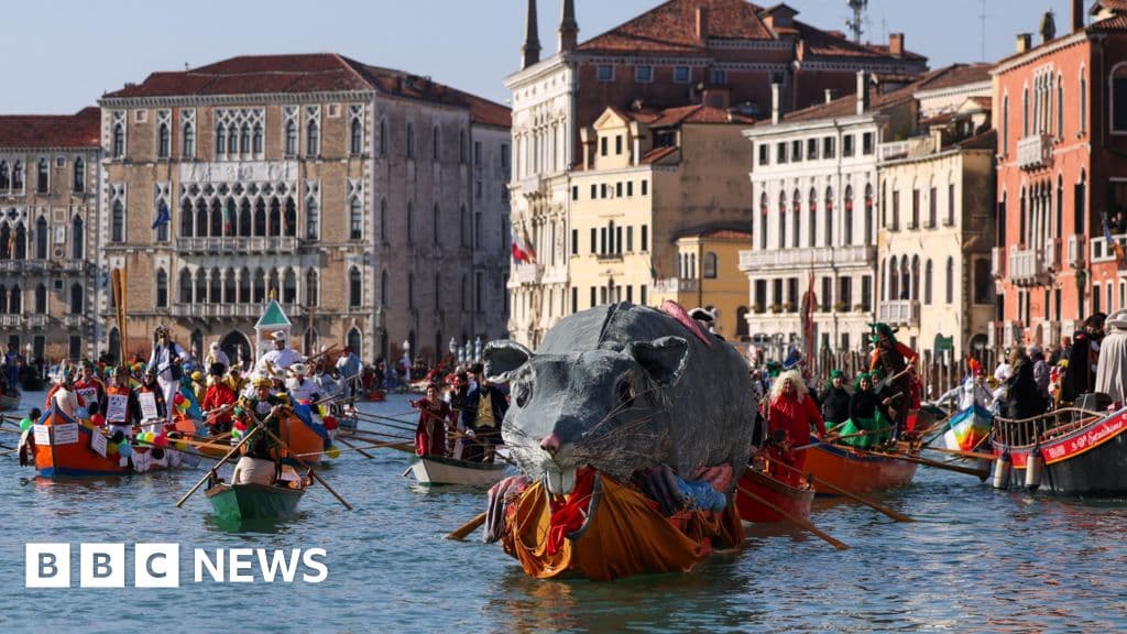 Giant Rat Leads Floating Parade to Launch 2026 Venice Carnival