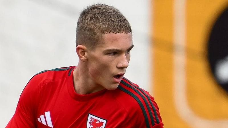 Axel Donczew playing for Wales Under-16s last August