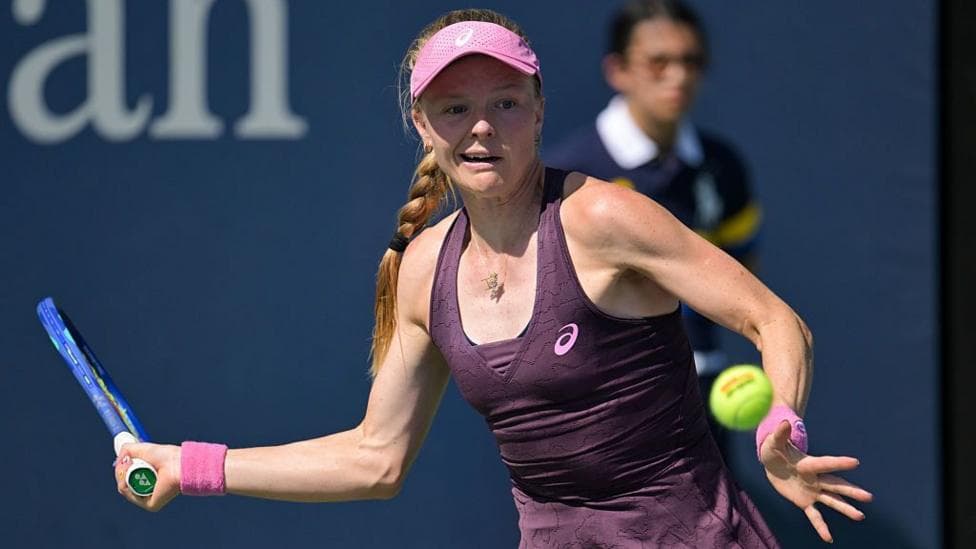 Harriet Dart in action against Marie Bouzkova at the US Open