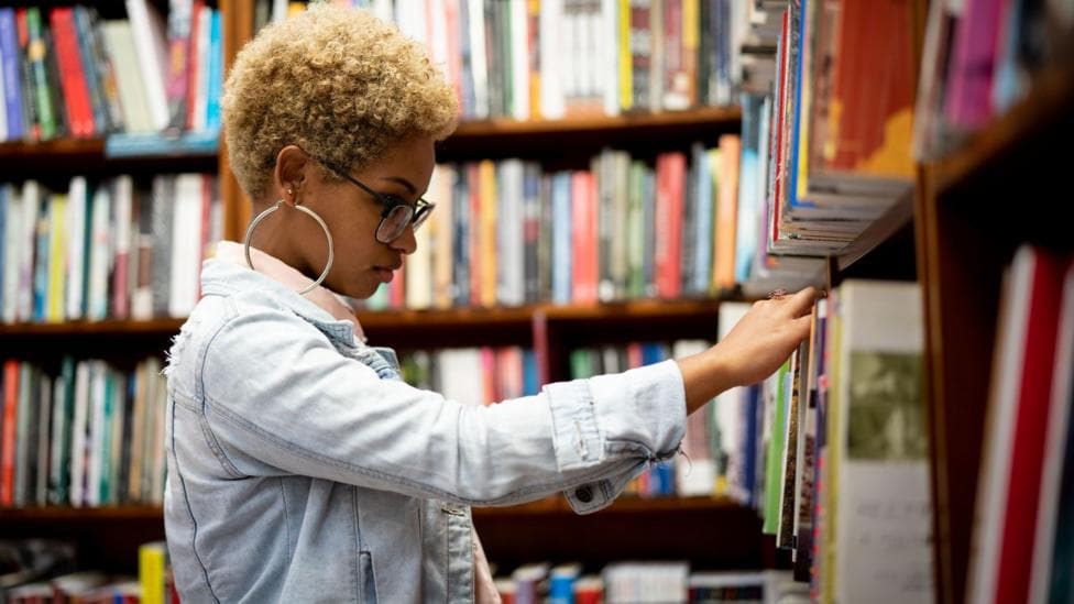 Student in library