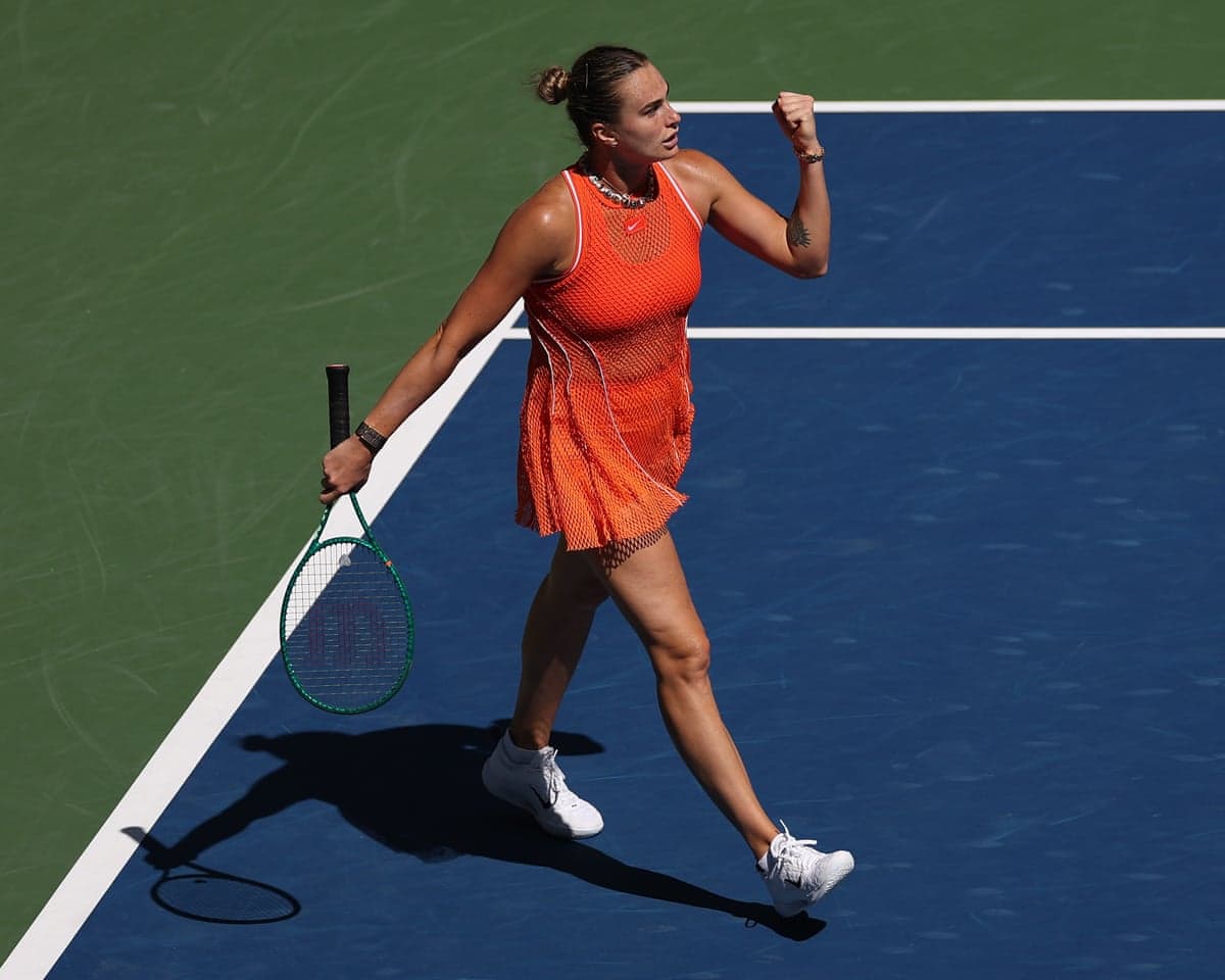 Aryna Sabalenka raises her fist during a US Open match.