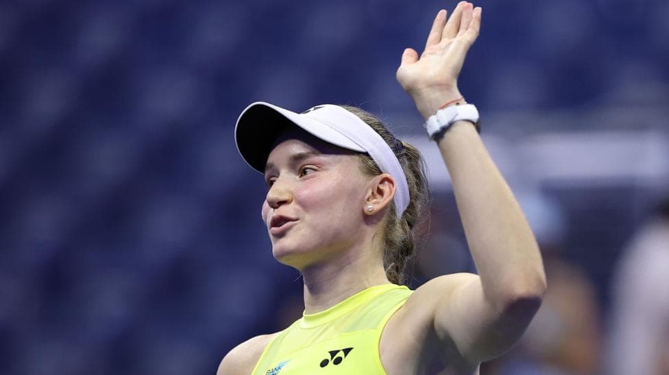 Elena Rybakina waves to the crowd