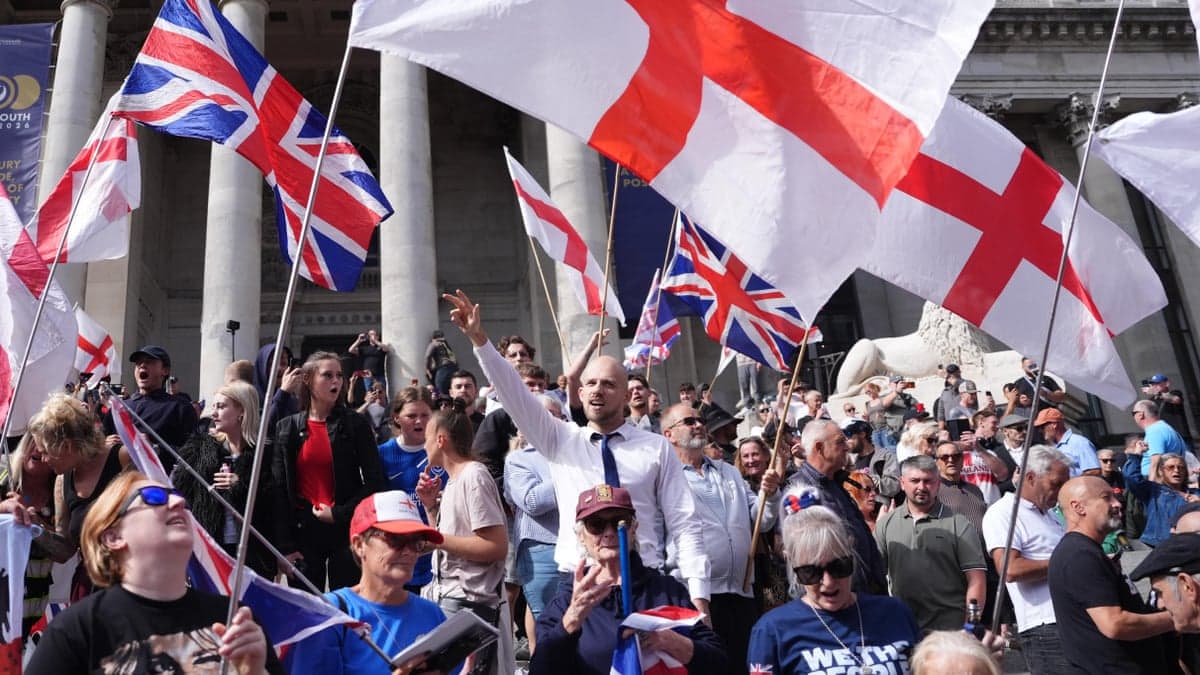 Several hundred anti-migration protesters faced off with counter-protesters in the centre of Portsmouth on Saturday, as the southern English port city found itself at the heart of Britain’s increasingly acrimonious immigration debate
