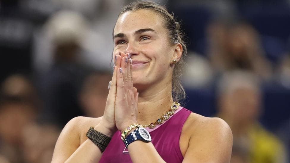 Aryna Sabalenka thanks the crowd in Beijing after her victory over Renata Zarazua