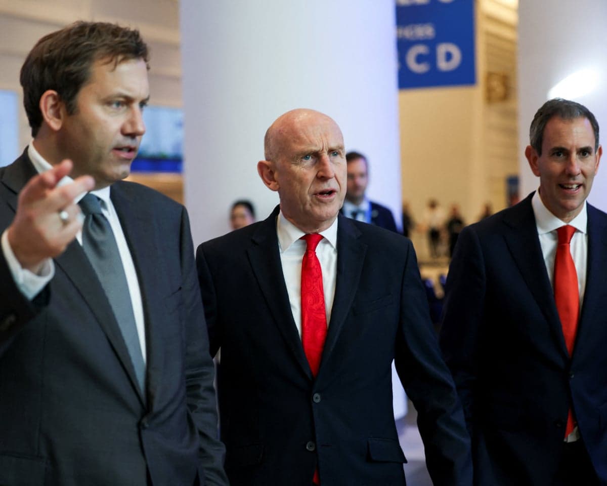 John Healey, British Chancellor of the Exchequer (centre) at the IMF/World Bank 2026 Annual Meetings in Bangkok, Thailand, alongside Lars Klingbeil, Vice-Chancellor of Germany (left), and Jim Chalmers, Treasurer of Australia (right)