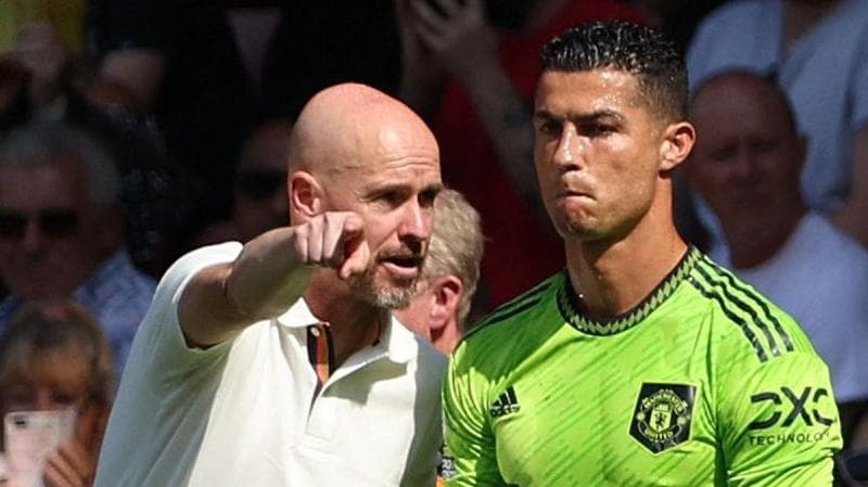 Erik ten Hag speaks to Cristiano Ronaldo during their time together at Manchester United