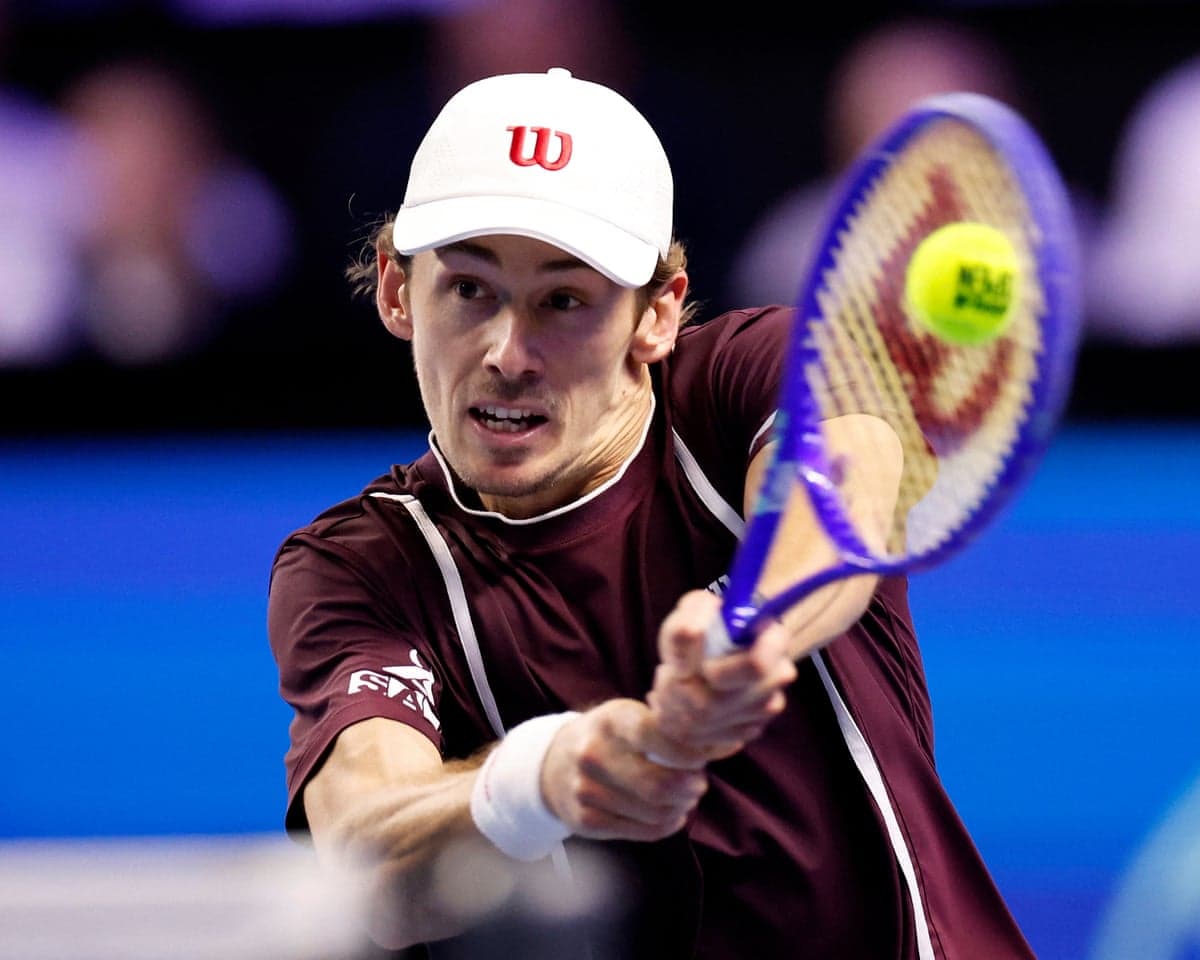 Alex de Minaur defeated Matteo Berrettini in the quarter-finals of the Vienna Open